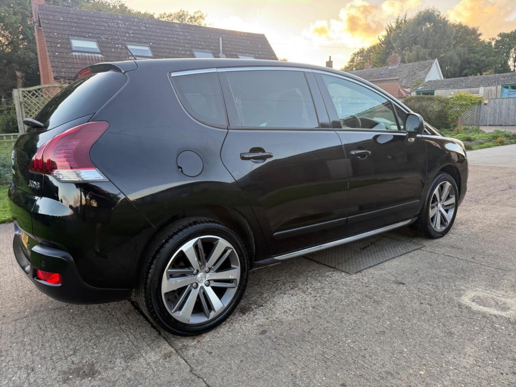 PEUGEOT 3008
