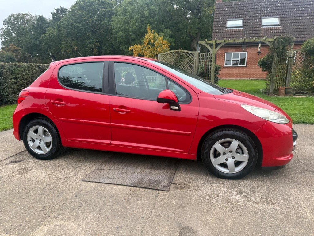 PEUGEOT 207