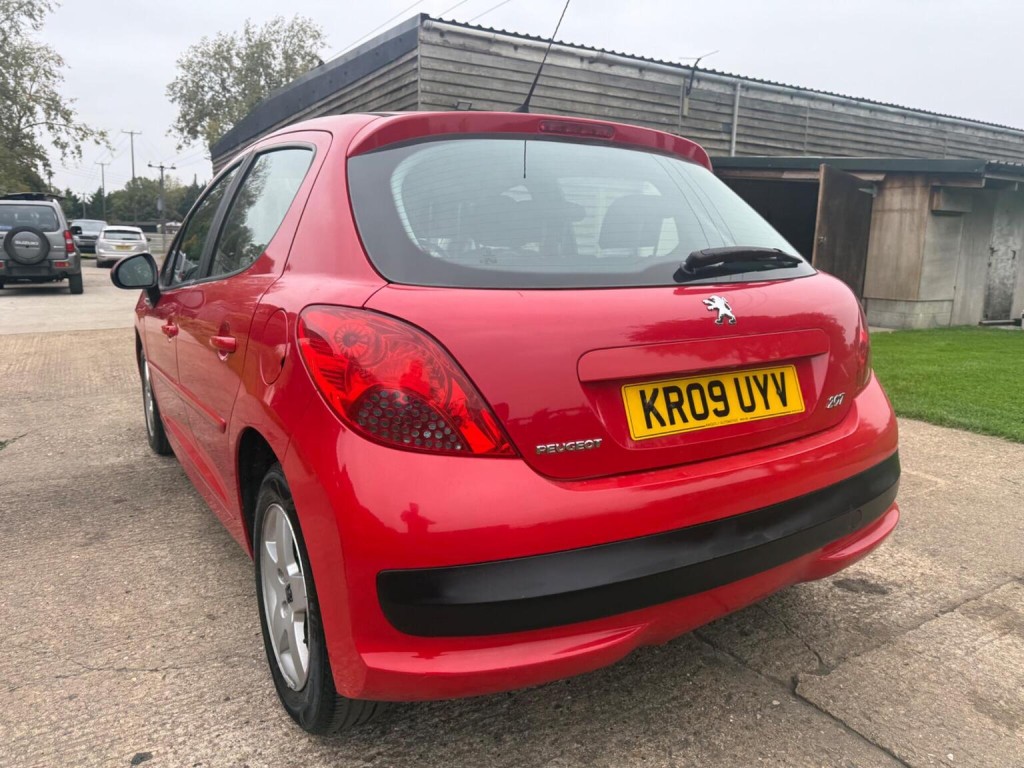 PEUGEOT 207