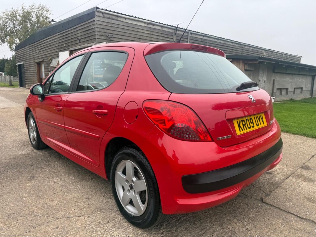 PEUGEOT 207