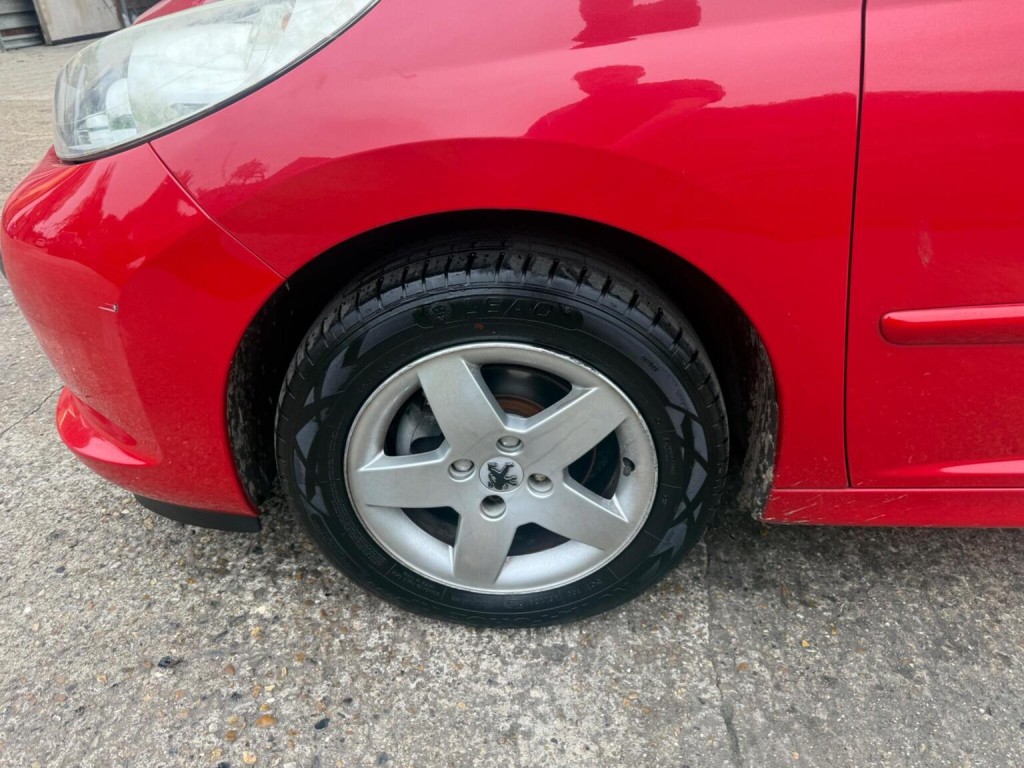PEUGEOT 207