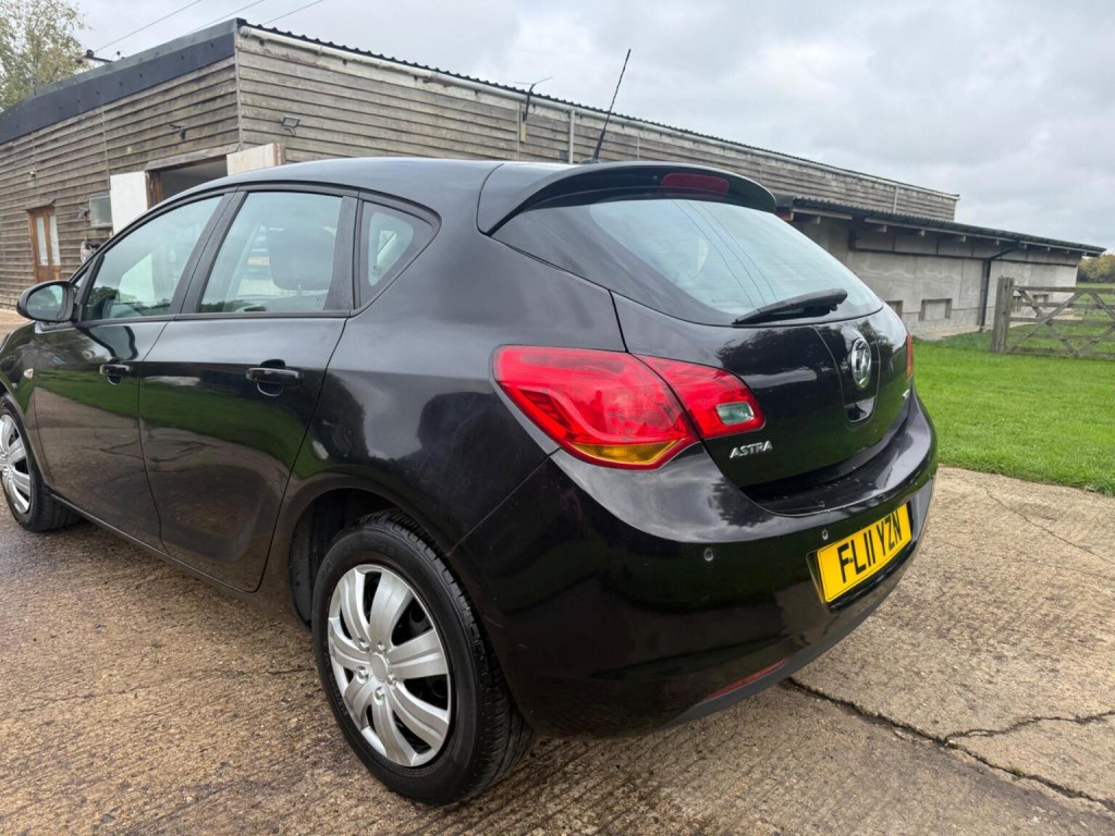 VAUXHALL ASTRA