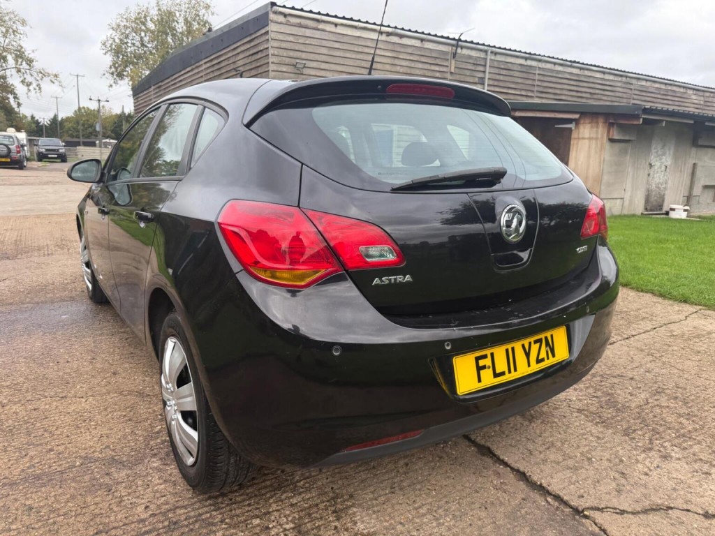 VAUXHALL ASTRA