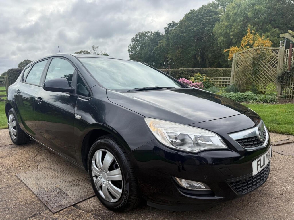 View VAUXHALL ASTRA 1.7 CDTi ecoFLEX Exclusiv Euro 5 5dr