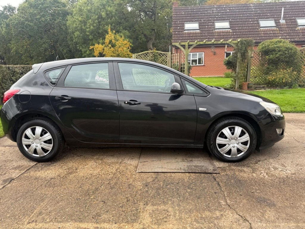 VAUXHALL ASTRA