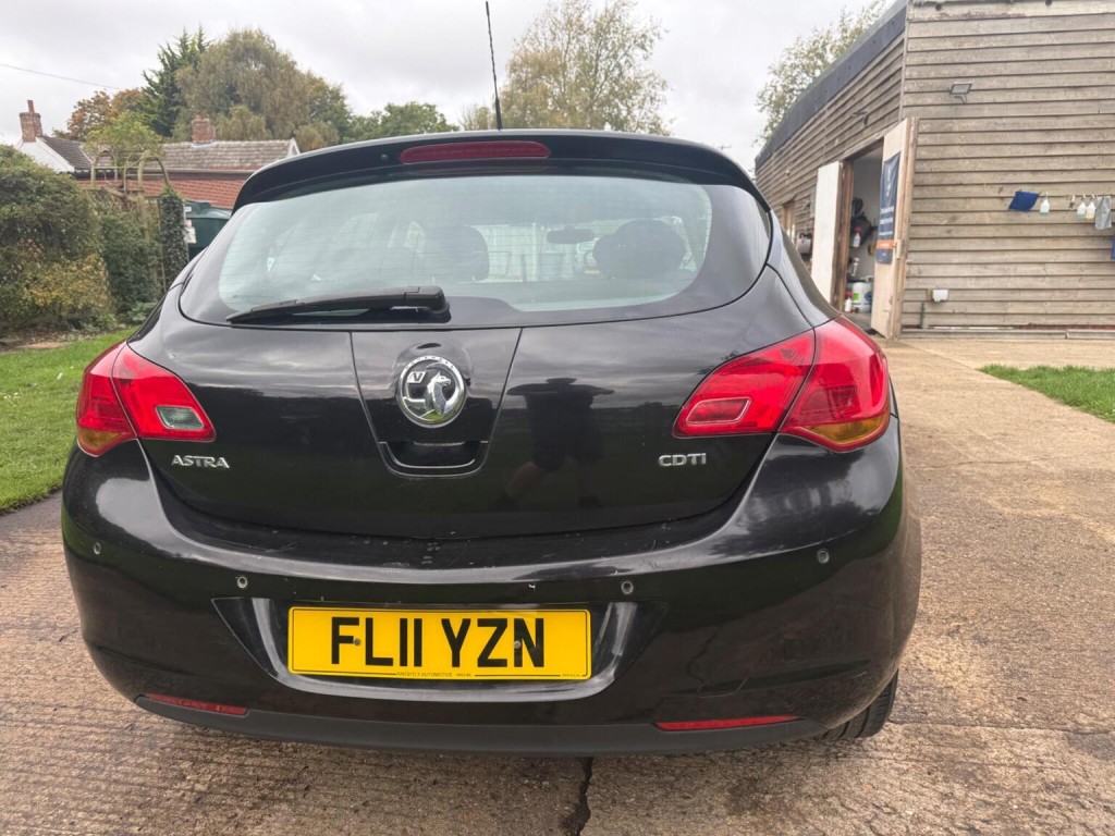VAUXHALL ASTRA