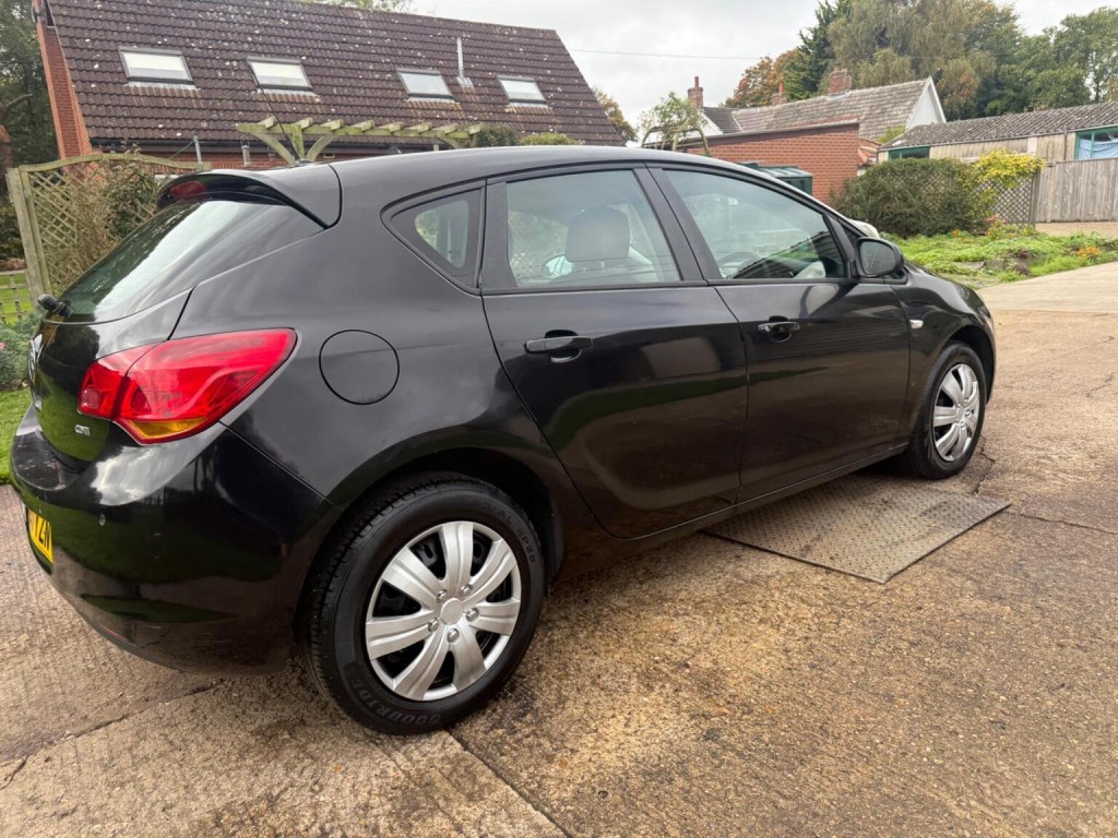 VAUXHALL ASTRA