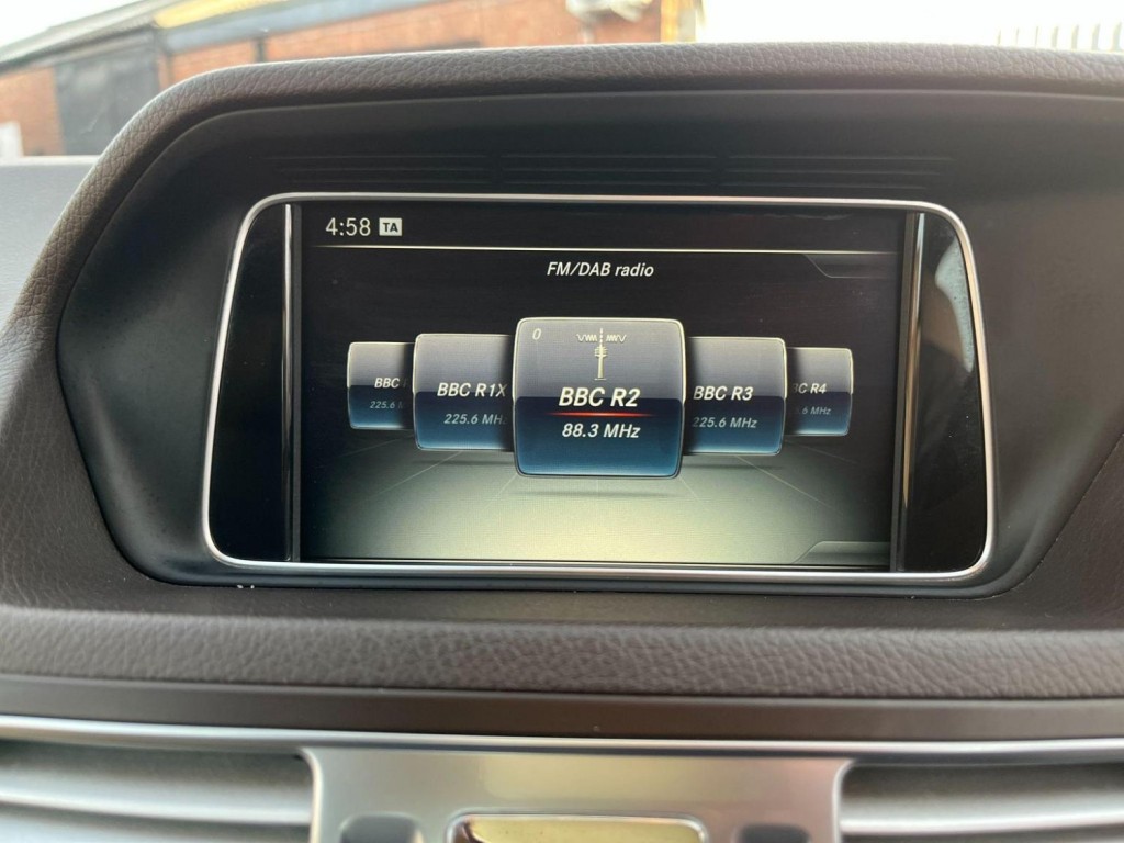 MERCEDES-BENZ E CLASS