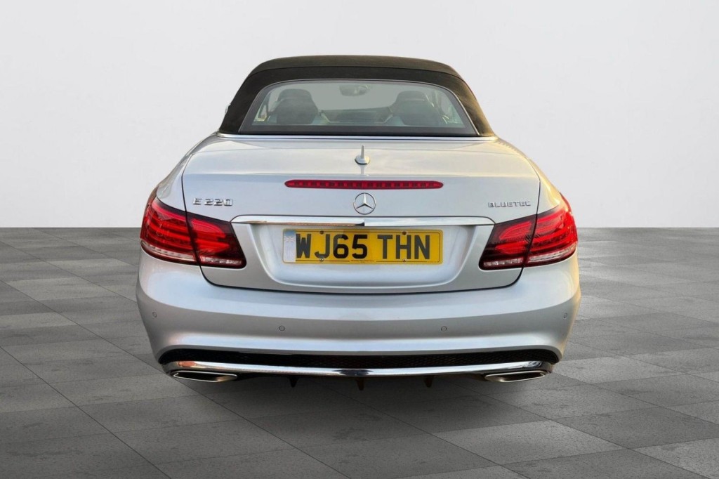 MERCEDES-BENZ E CLASS