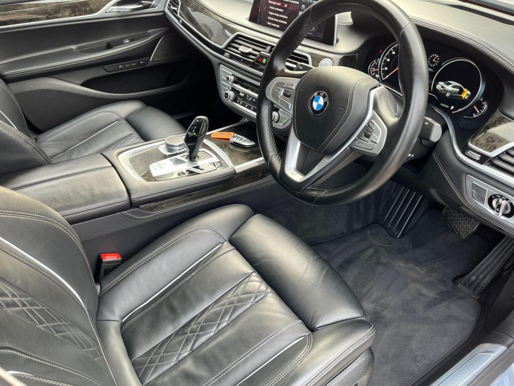 BMW 7 SERIES