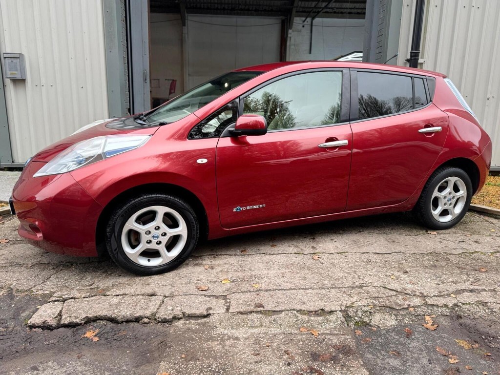 NISSAN LEAF