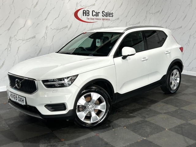 VOLVO XC40