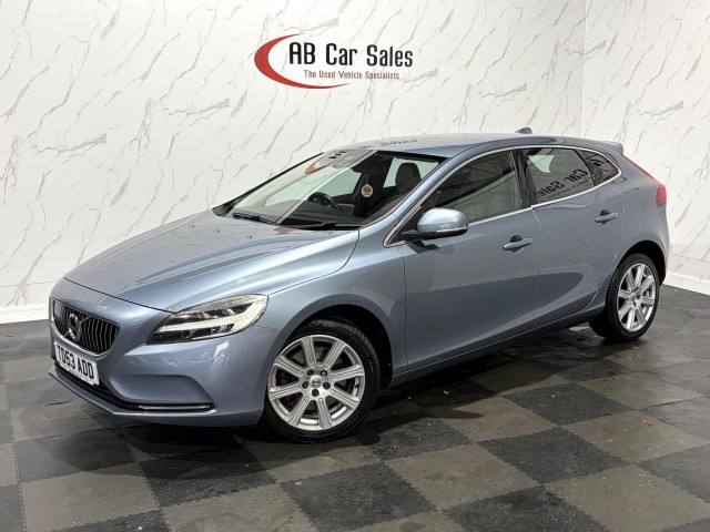 VOLVO V40