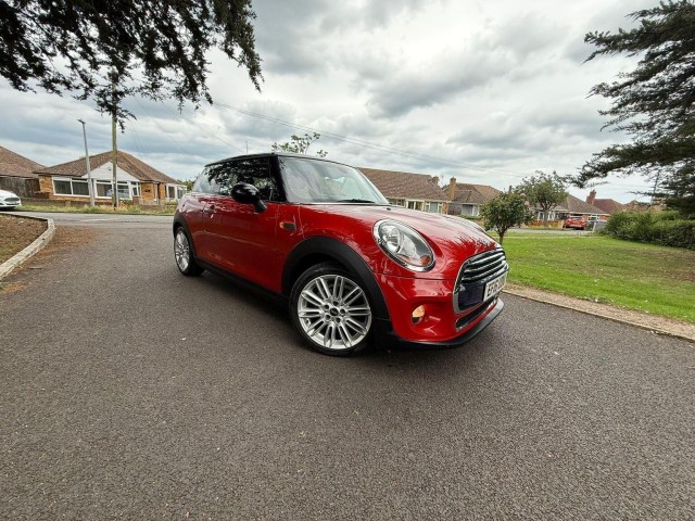 MINI HATCH