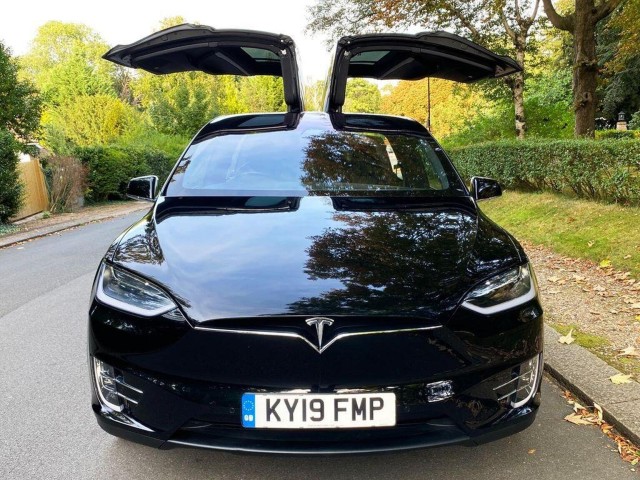 TESLA MODEL X
