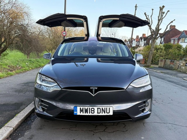 TESLA MODEL X