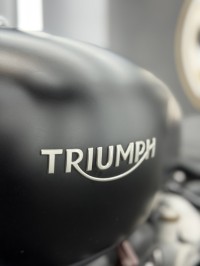 TRIUMPH Bobber