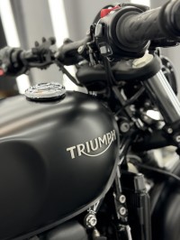 TRIUMPH Bobber