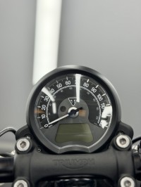 TRIUMPH Bobber