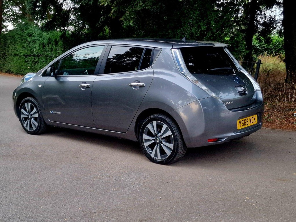 NISSAN LEAF