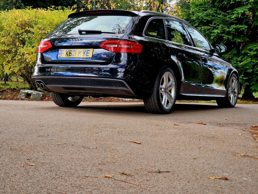 AUDI A4 AVANT