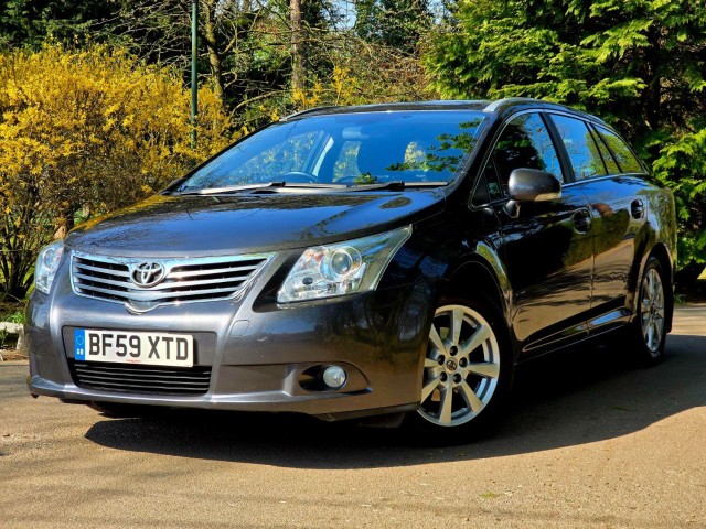 TOYOTA AVENSIS 1.8 V-Matic TR