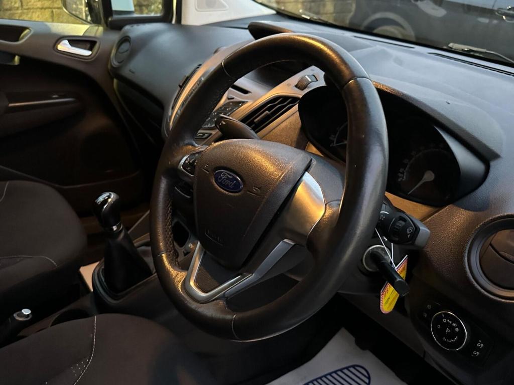 FORD TRANSIT COURIER