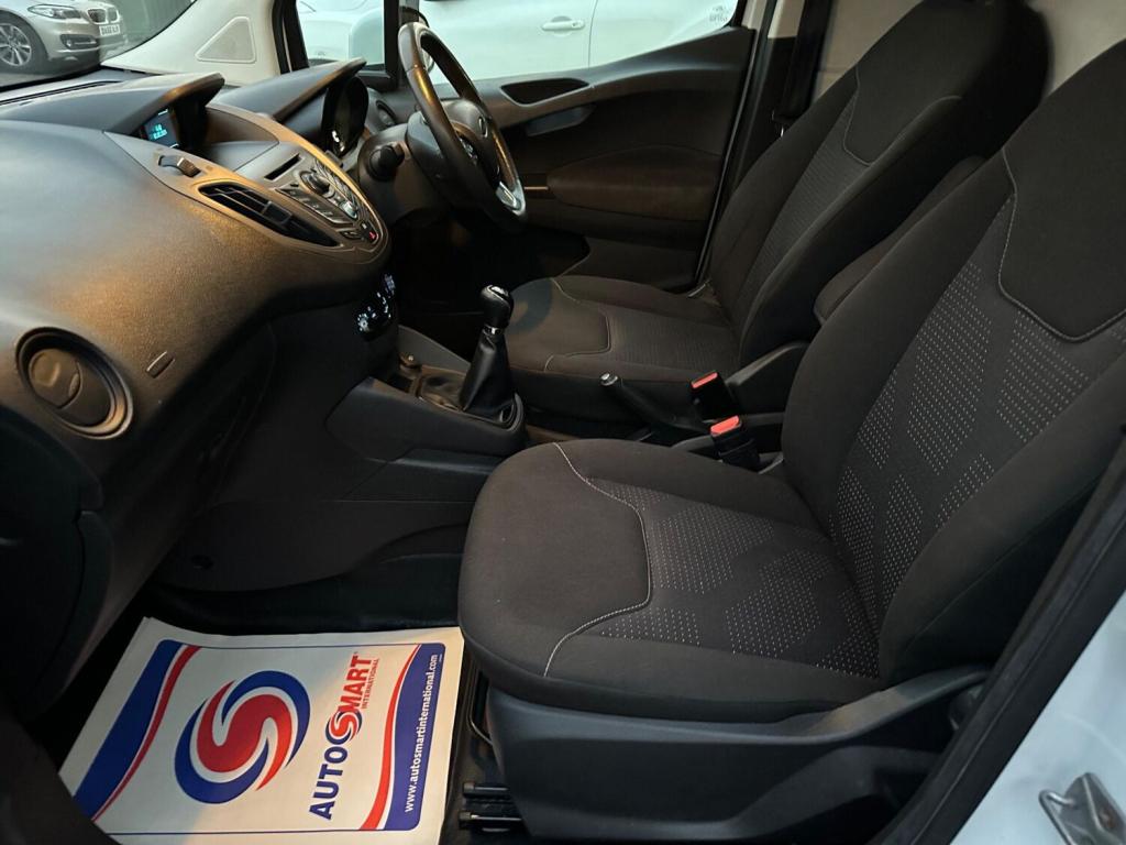 FORD TRANSIT COURIER