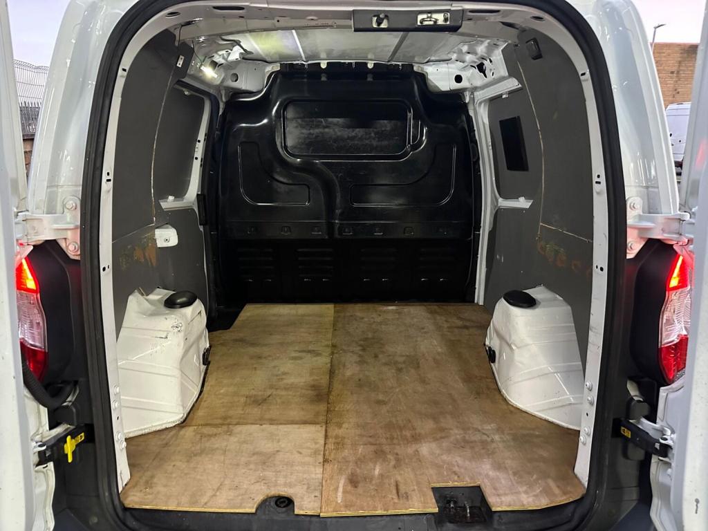 FORD TRANSIT COURIER