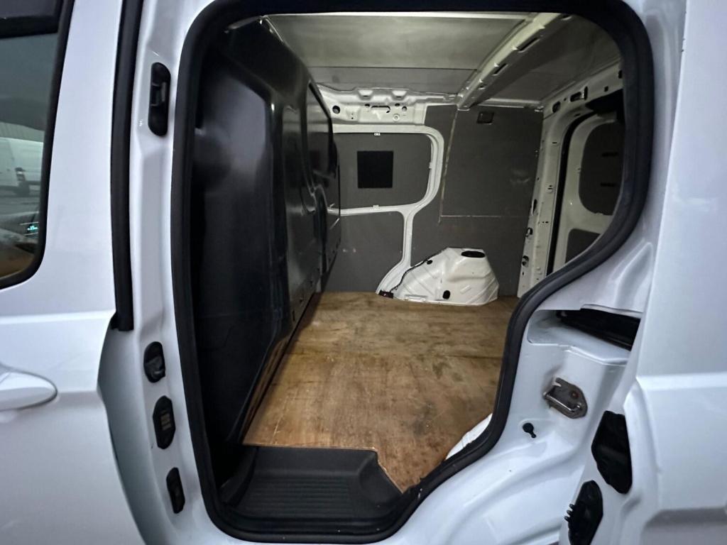 FORD TRANSIT COURIER