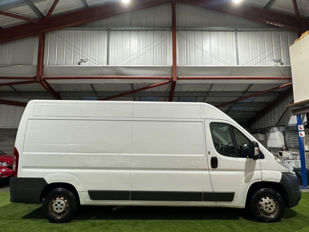 View PEUGEOT BOXER 2.2 HDi 335 Professional L3 H2 4dr