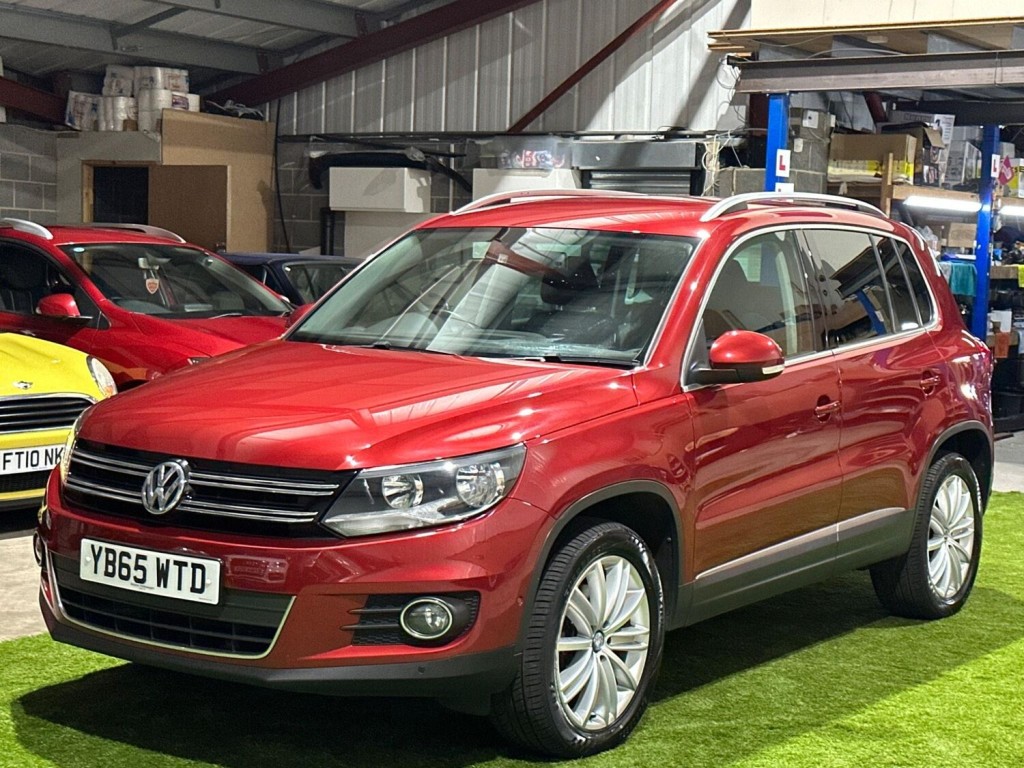VOLKSWAGEN TIGUAN