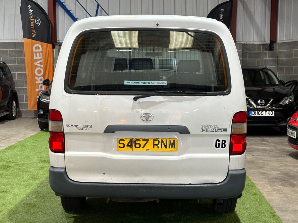 View TOYOTA HIACE 2.4D PowerVan GS 5dr