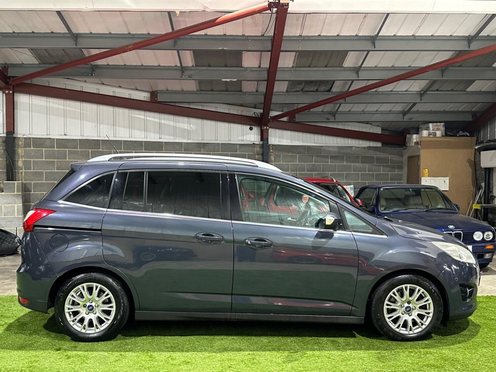 View FORD GRAND C-MAX 1.6 TDCi Titanium Euro 5 5dr