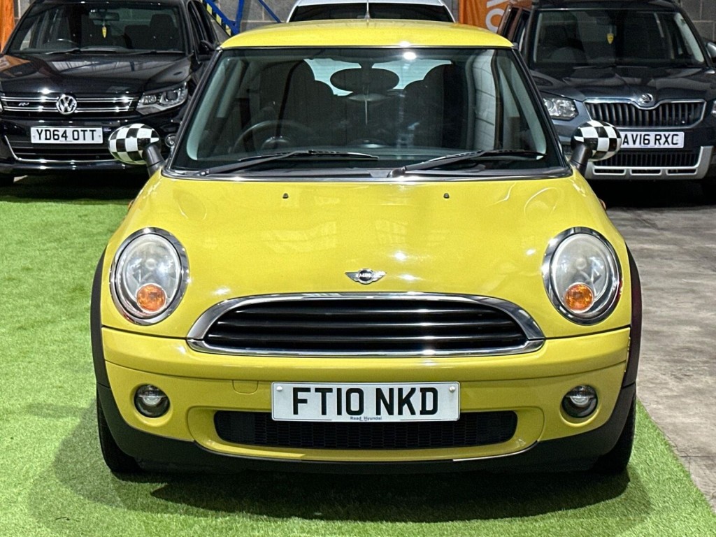 MINI HATCH