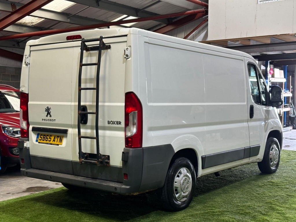View PEUGEOT BOXER 2.2 HDi 330 Professional L1 H1 Euro 5 5dr