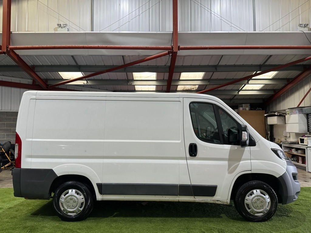 View PEUGEOT BOXER 2.2 HDi 330 Professional L1 H1 Euro 5 5dr