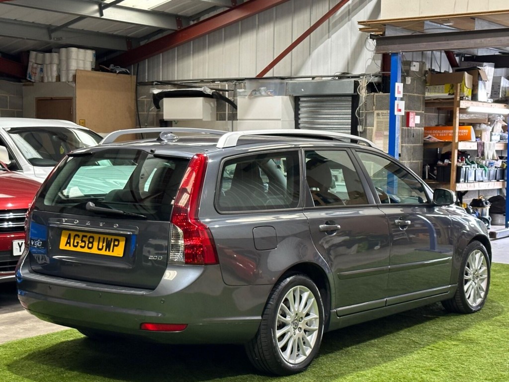 View VOLVO V50 2.0D SE Lux Powershift Euro 4 5dr