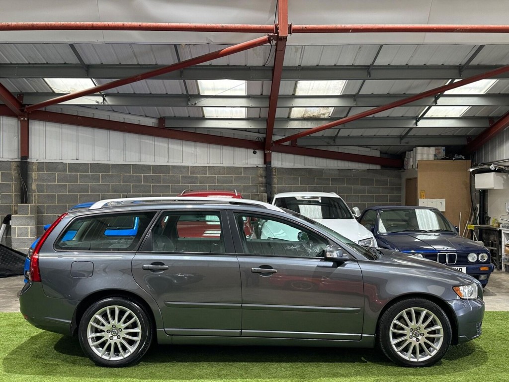 View VOLVO V50 2.0D SE Lux Powershift Euro 4 5dr