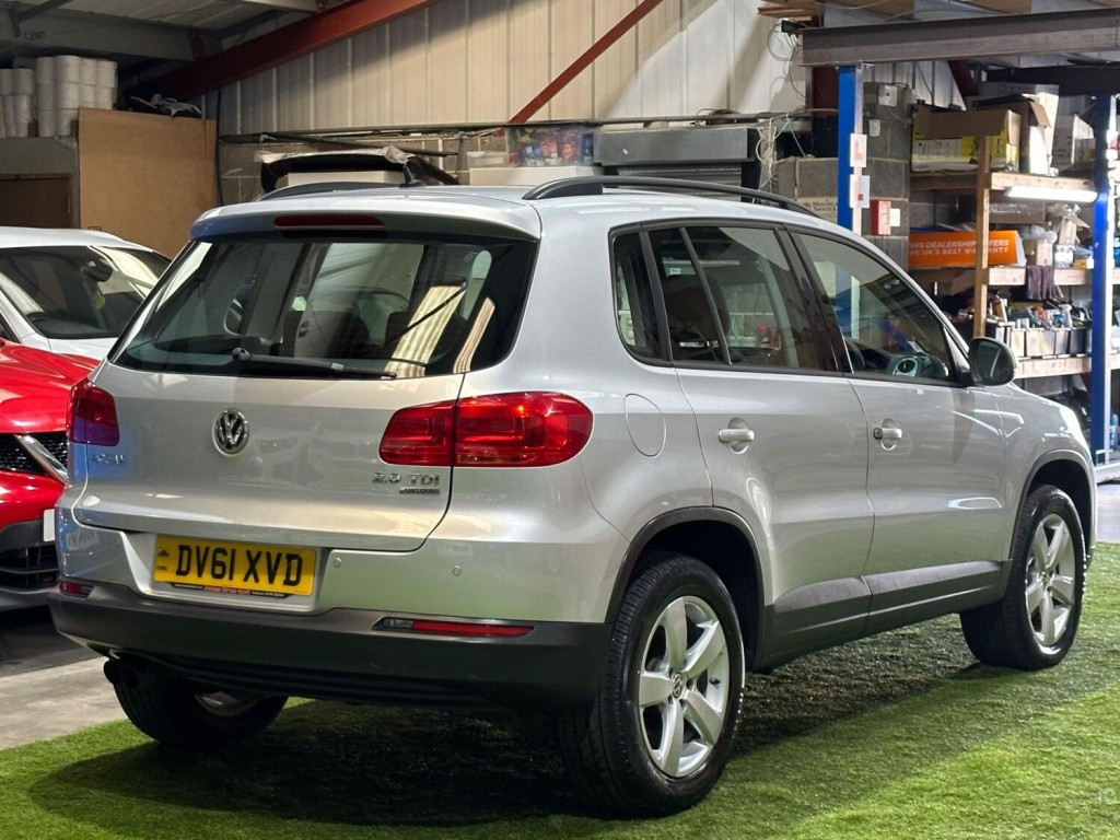 View VOLKSWAGEN TIGUAN 2.0 TDI BlueMotion Tech S 4WD Euro 5 (s/s) 5dr