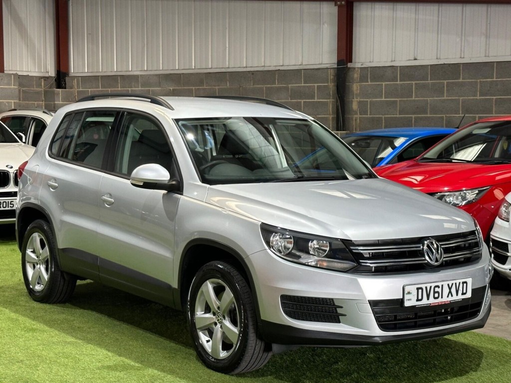 View VOLKSWAGEN TIGUAN 2.0 TDI BlueMotion Tech S 4WD Euro 5 (s/s) 5dr