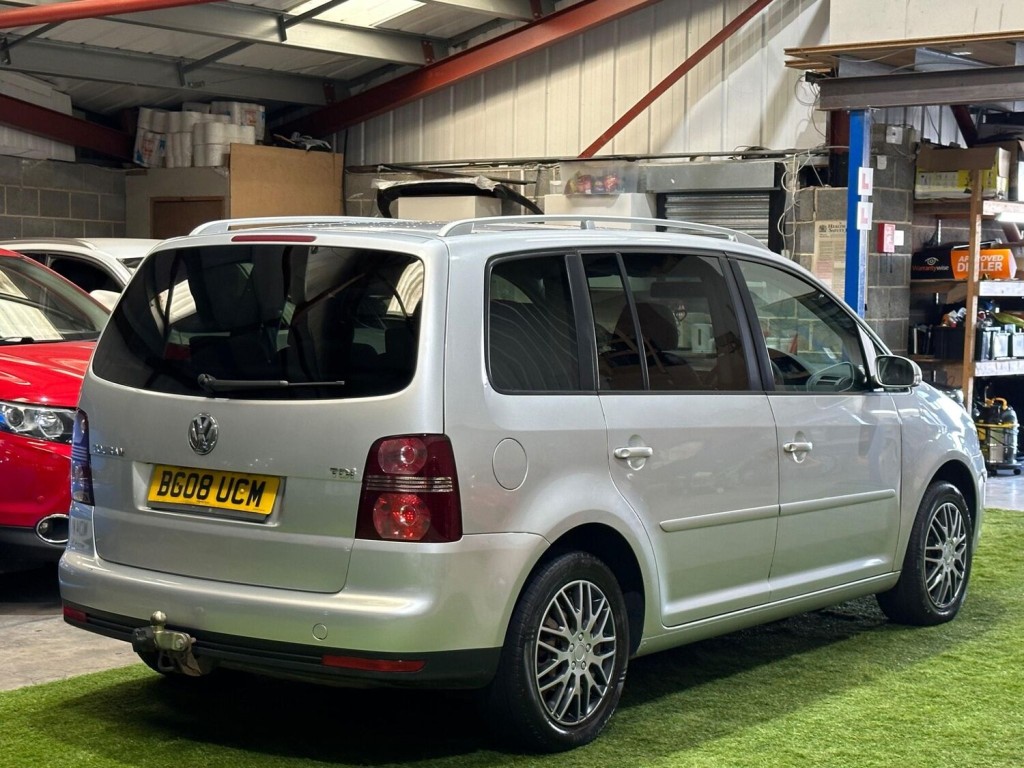 View VOLKSWAGEN TOURAN 1.9 TDI SE 5dr (7 Seats)