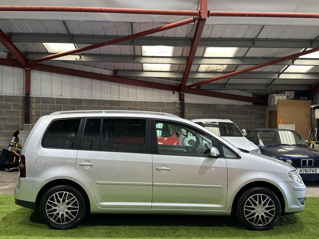 View VOLKSWAGEN TOURAN 1.9 TDI SE 5dr (7 Seats)