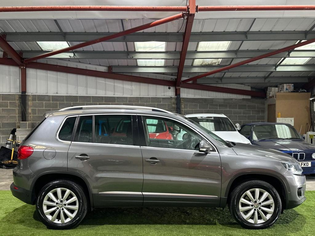 View VOLKSWAGEN TIGUAN 2.0 TDI BlueMotion Tech Match DSG 4WD Euro 5 (s/s) 5dr