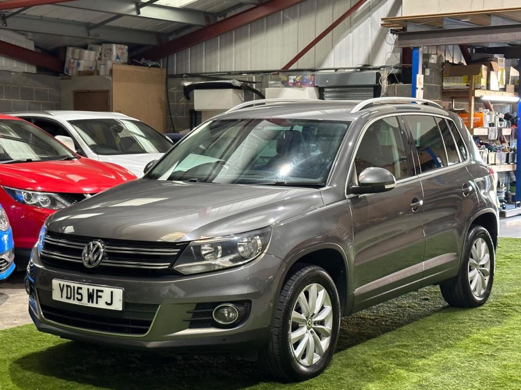 VOLKSWAGEN TIGUAN