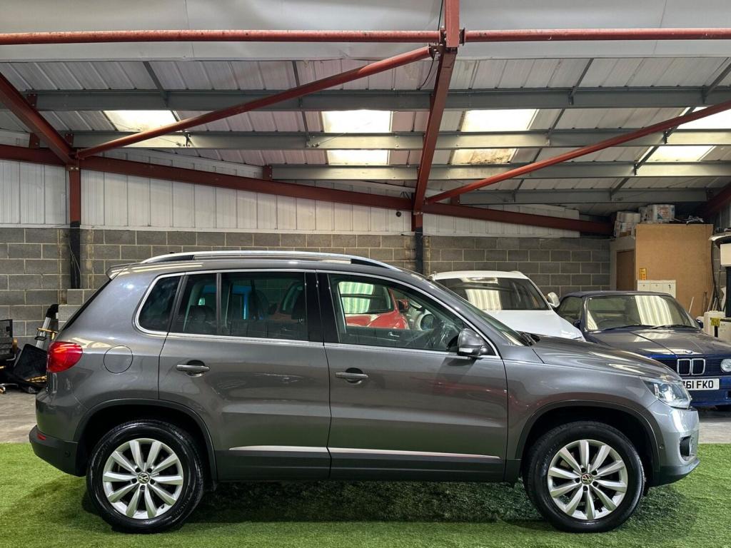 View VOLKSWAGEN TIGUAN 2.0 TDI BlueMotion Tech Match DSG 4WD Euro 5 (s/s) 5dr