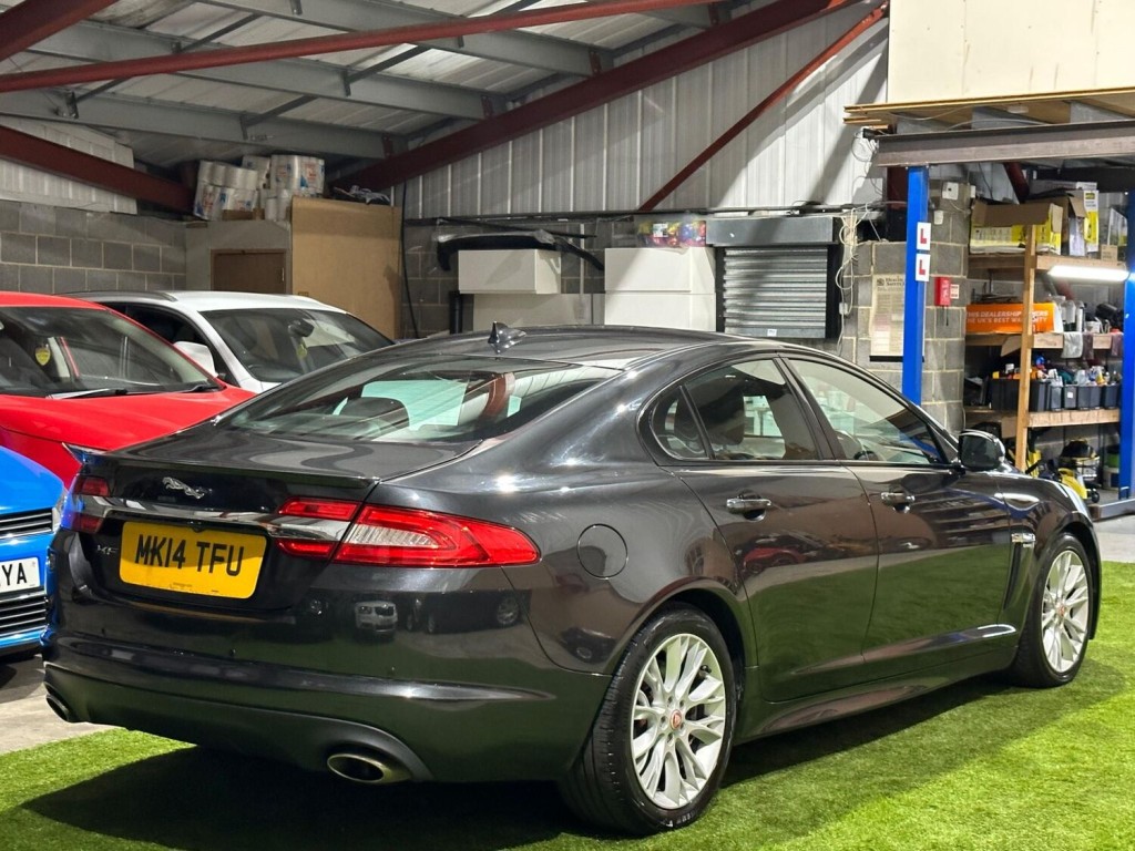 View JAGUAR XF 3.0d V6 R-Sport Auto Euro 5 (s/s) 4dr