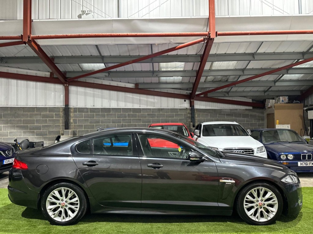 View JAGUAR XF 3.0d V6 R-Sport Auto Euro 5 (s/s) 4dr