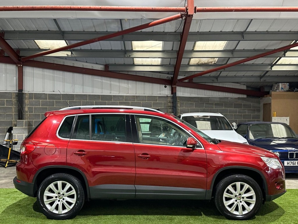 View VOLKSWAGEN TIGUAN 2.0 TDI Match DSG 4WD Euro 5 5dr