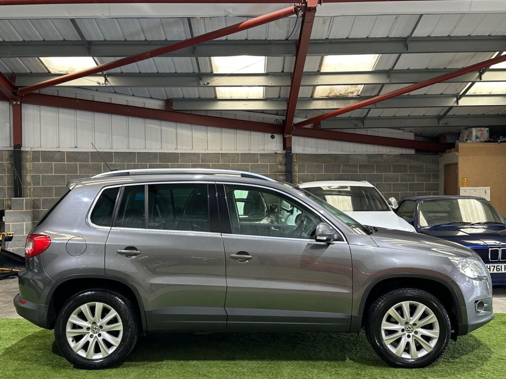 View VOLKSWAGEN TIGUAN 2.0 TDI Match DSG 4WD Euro 5 5dr